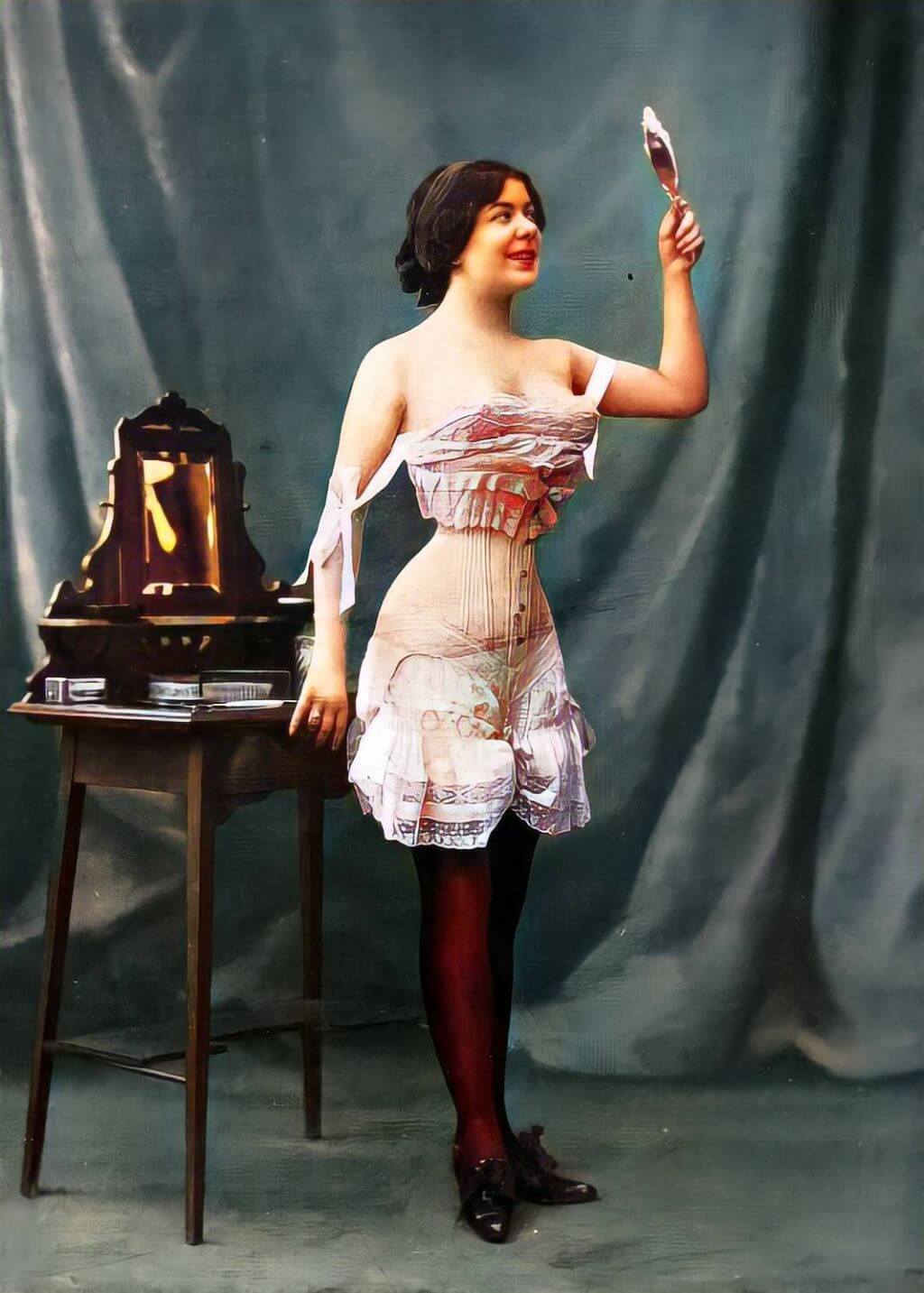 1900lerin Ic Giyim Modasi